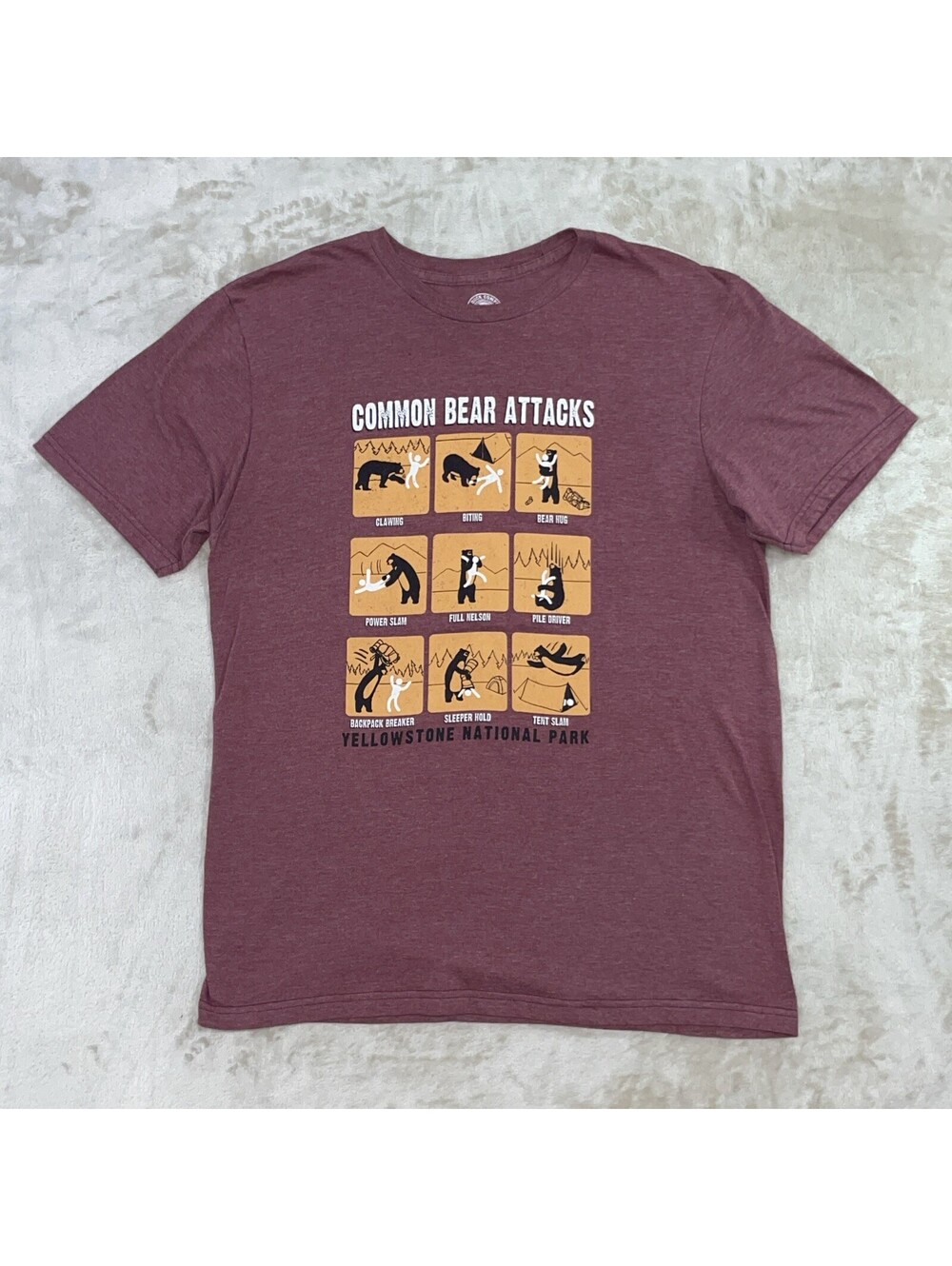 Duck Company Common Bear Attacks Yellowstone Nat’l Park Tee Burdundy Mens Size L